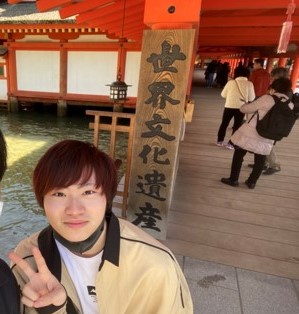 大学名：島根県立大学
出身地：熊本県
ニックネーム：とくちゃん
趣味・特技：釣り、ゲーム（特にFPSをやります）、漫画、ピアノ
入社に向けて一言！：社会人として自覚を持ち、
いち早く仕事を覚え信頼されるように頑張ります！
精一杯頑張りますのでよろしくお願いいたします。
（同期の方、どうぞ仲良くしてください）